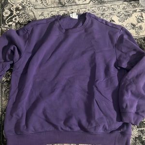 H&M purple crewneck sweatshirt
